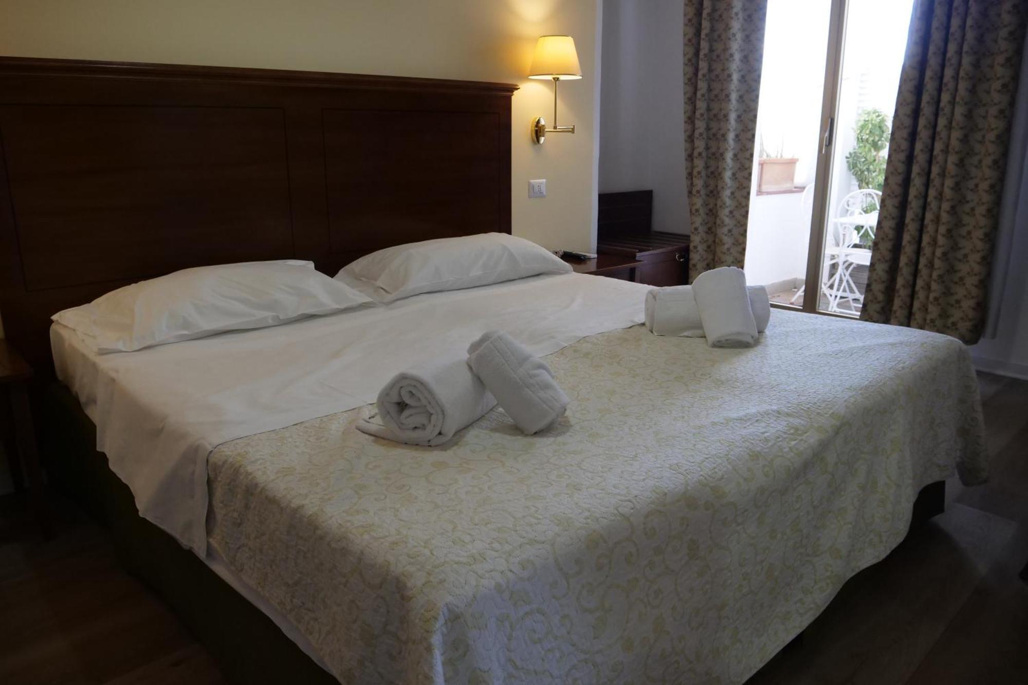 Elios Tao Hotel 3*