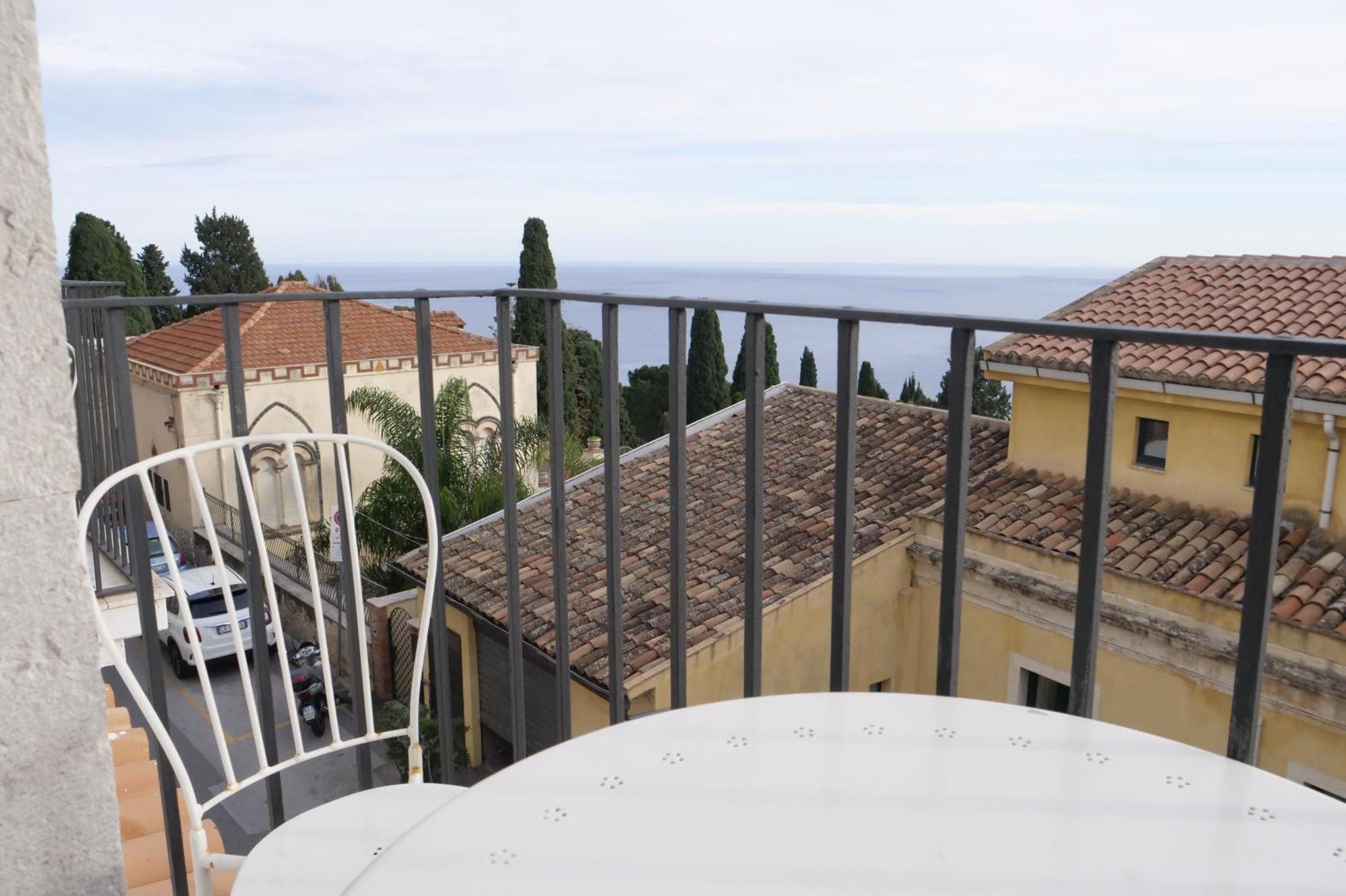 Elios Tao Hotel 3*